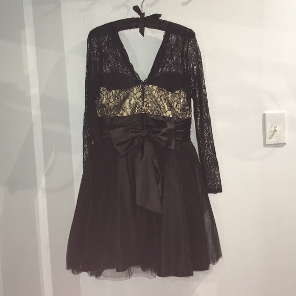 Fit and flare holiday dress - Picture 3 of 4